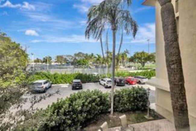 615 NE 12th Ave, Unit 202 in Fort Lauderdale, FL - Building Photo - Building Photo