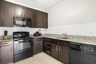 305 10th Street South in Arlington, VA - Building Photo - Building Photo