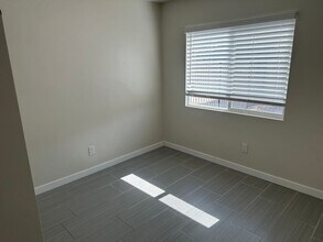 14676 Saddlepeak Dr in Fontana, CA - Building Photo - Building Photo