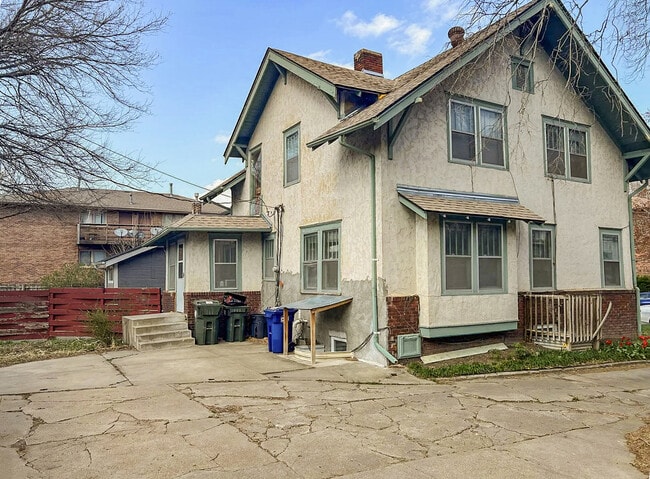 1255 S 25th St in Lincoln, NE - Foto de edificio - Building Photo