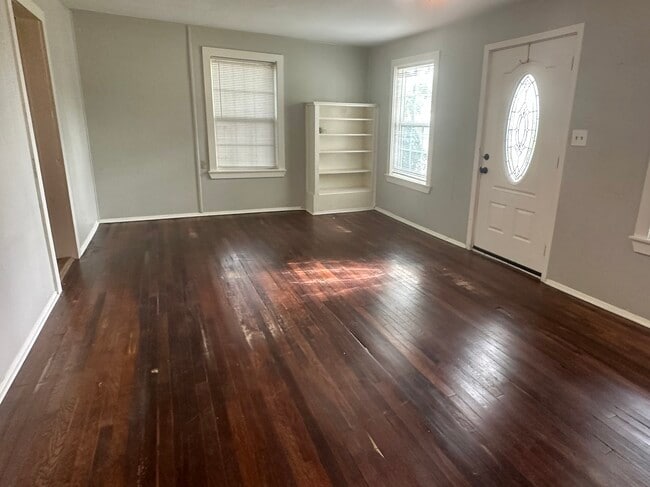 1008 Peak St in Denton, TX - Building Photo - Building Photo