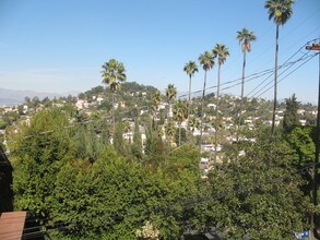 Maltman Ave - Silverlake in Los Angeles, CA - Foto de edificio - Building Photo