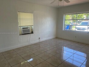 2329 NE 173rd St in North Miami Beach, FL - Building Photo - Building Photo