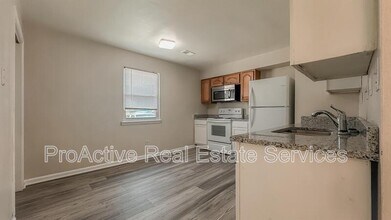 4305 Tides Ct in Norfolk, VA - Foto de edificio - Building Photo