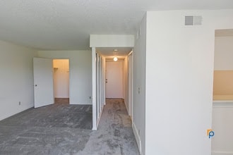 Hunter's Glen Apartments in Kansas City, MO - Building Photo - Building Photo
