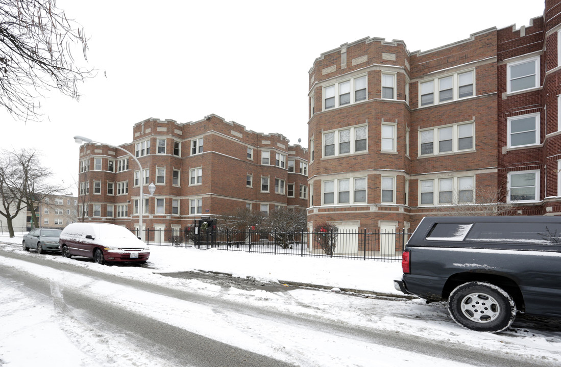 7548-7558 S Colfax Ave in Chicago, IL - Building Photo