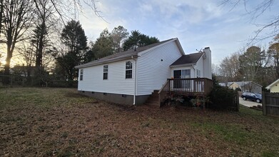 50 W Field St in Pittsboro, NC - Building Photo - Building Photo