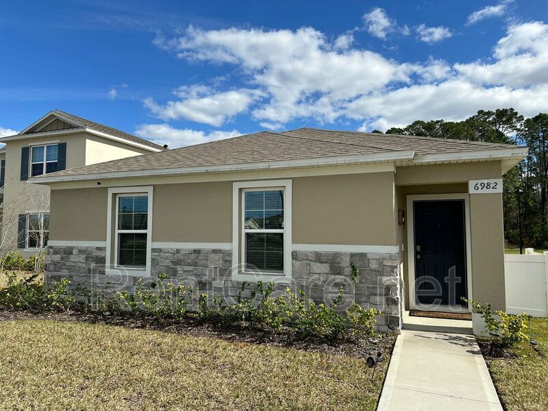 6982 Botanic Blvd in Harmony, FL - Building Photo