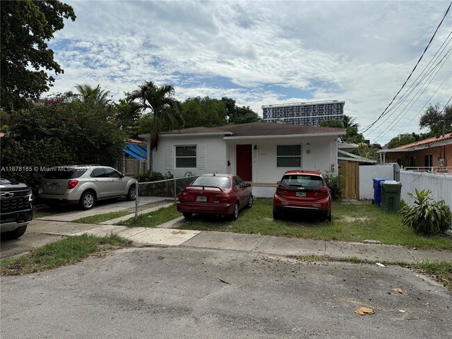 2802 SW 25th Ter-Unit -2804 in Miami, FL - Building Photo - Building Photo