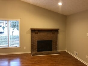 503 Burns Ct SW in Marietta, GA - Building Photo - Building Photo