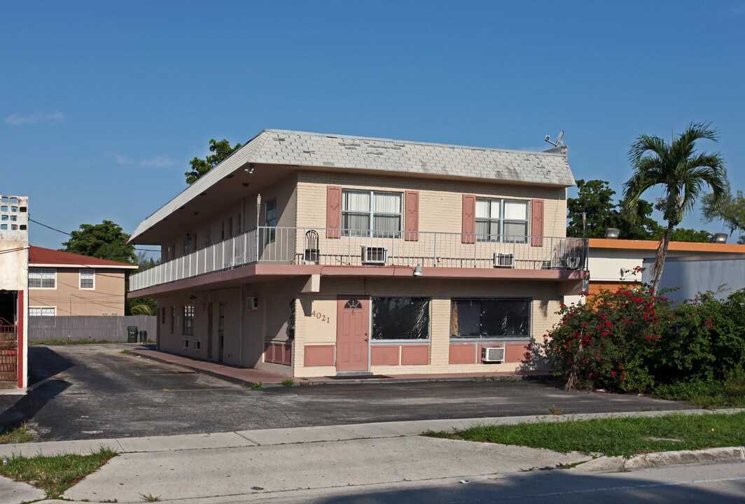 4021 N Andrews Ave in Oakland Park, FL - Foto de edificio