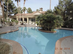 3145 E Flamingo Rd, Unit First Floor Unit in Las Vegas, NV - Foto de edificio - Building Photo