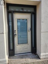 118 St Paul St in St Catharines, ON - Building Photo