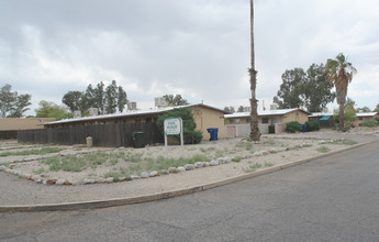 Park Manor Apartments in Tucson, AZ - Building Photo - Building Photo