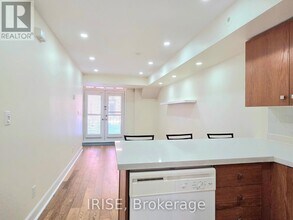 415 Jarvis St in Toronto, ON - Building Photo - Building Photo