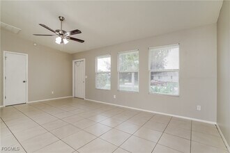 823 NE 18th St in Cape Coral, FL - Building Photo - Building Photo