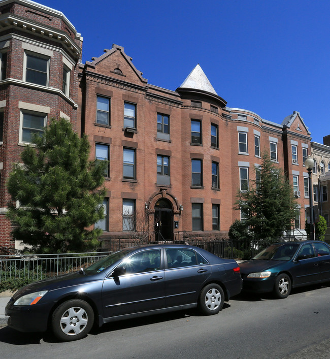 1507 Park Rd NW in Washington, DC - Building Photo - Building Photo