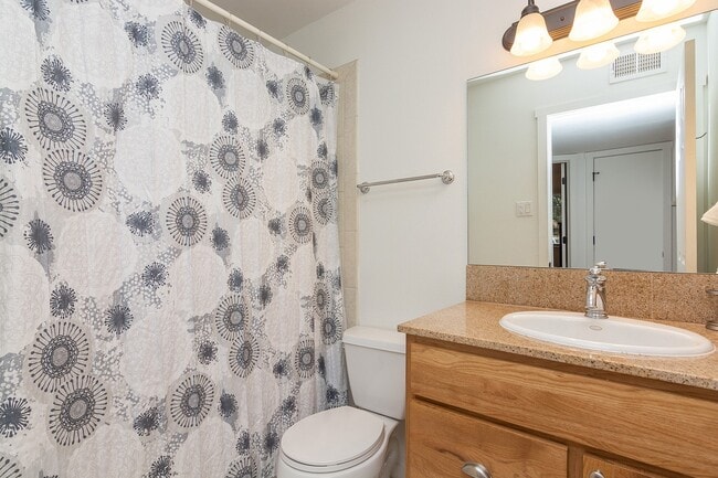 601 W San Mateo Rd in Santa Fe, NM - Foto de edificio - Building Photo