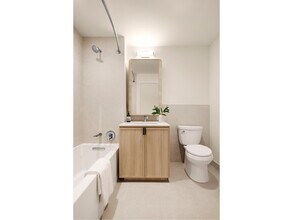 280 W 24th St, Unit 6 H in New York, NY - Building Photo - Building Photo