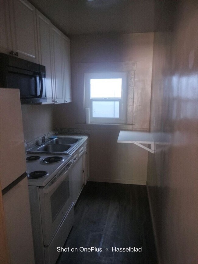 1107 7th St-Unit -Unit 2 in Modesto, CA - Building Photo - Building Photo