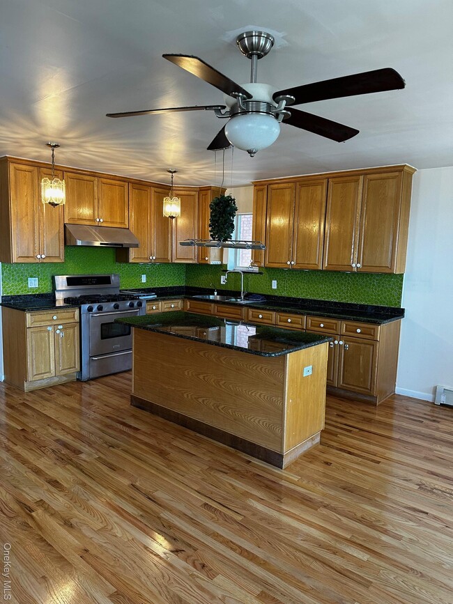89-24 Beach Channel Dr in Queens, NY - Building Photo - Building Photo