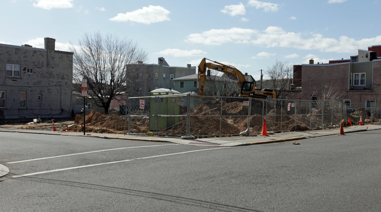 238 Walker St in Cliffside Park, NJ - Building Photo