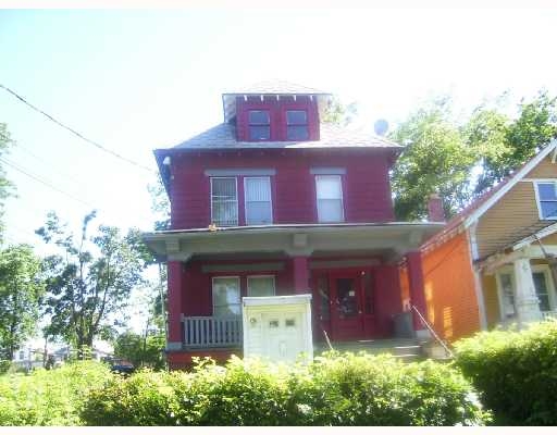 863 Glenwood in Buffalo, NY - Building Photo