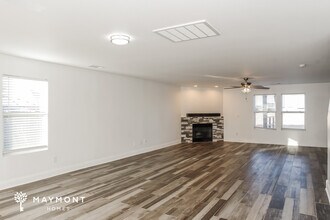 101 Rein Dance Ln in Owens Cross Roads, AL - Foto de edificio - Building Photo