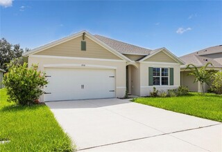 1936 Carnostie Rd in Winter Haven, FL - Foto de edificio - Building Photo