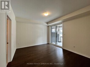 20-20 Knotsberry Cir in Brampton, ON - Building Photo - Building Photo