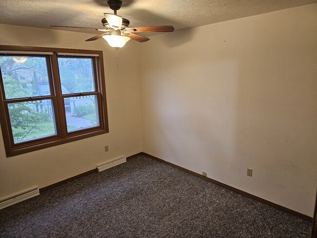 533 Lakeshore Ct in Weyauwega, WI - Building Photo - Building Photo