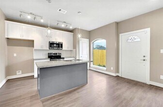 4431 Knoxville St-Unit -A in Houston, TX - Building Photo - Building Photo