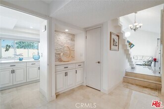 15616 Rosehaven Ln in Santa Clarita, CA - Foto de edificio - Building Photo