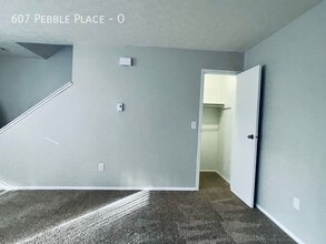 607 Pebble Pl Dr in Delaware, OH - Building Photo - Building Photo