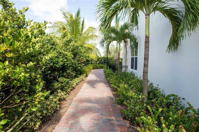 1759 NW 124th Way in Pembroke Pines, FL - Building Photo - Building Photo