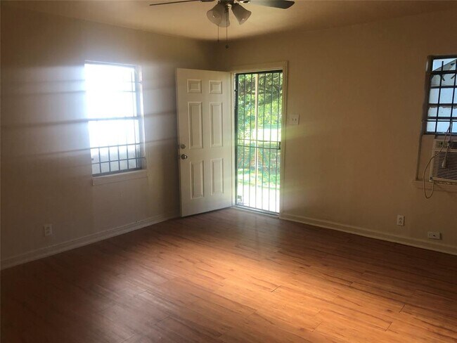 4808 Wayne St photo'