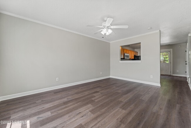 1102 Springwood Dr in Jacksonville, NC - Building Photo - Building Photo