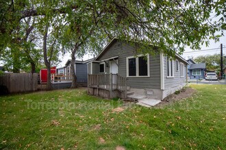 1946 Nolan St in San Antonio, TX - Building Photo - Building Photo