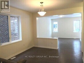 122 Westfield Dr in Whitby, ON - Building Photo - Building Photo