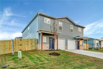 6814 Memphis in Bentonville, AR - Building Photo - Building Photo