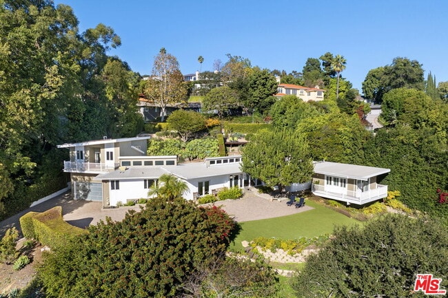 11215 Sunset Blvd in Los Angeles, CA - Building Photo - Building Photo