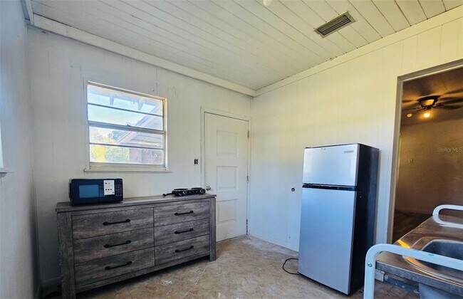 8010 SE US Hwy 301 in Hawthorne, FL - Building Photo - Building Photo