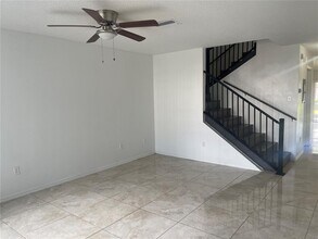 412 Kensington Lake Cir in Brandon, FL - Building Photo - Building Photo