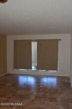 961 Vía Terrado in Tucson, AZ - Building Photo - Building Photo