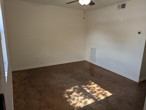 114 Scofield Ave in Johnson City, TX - Building Photo - Building Photo