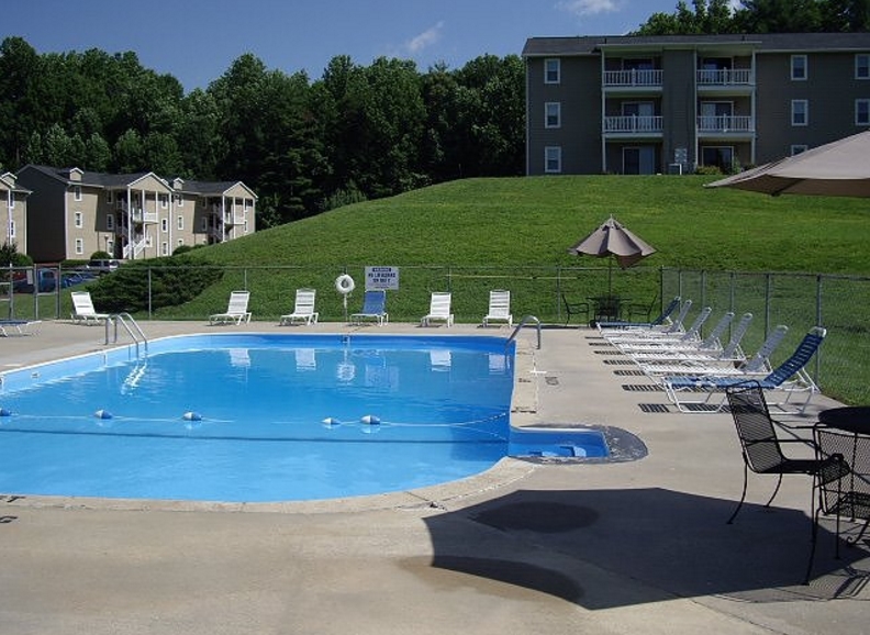 Woodfield Oaks Apartments in Wilkesboro, NC - Foto de edificio