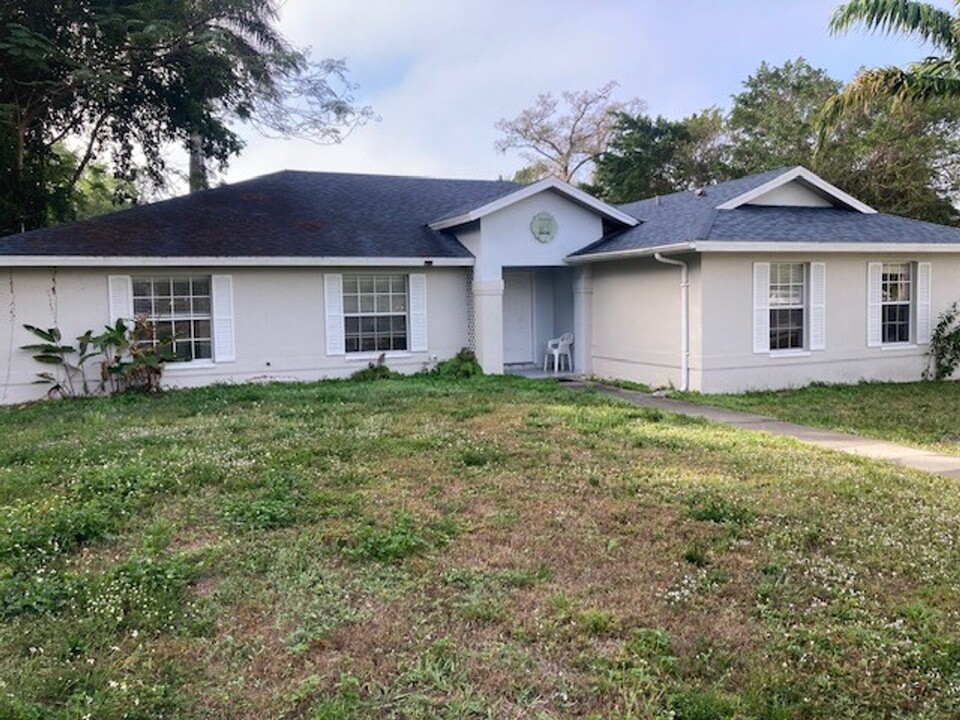 130 Price St in Naples, FL - Building Photo