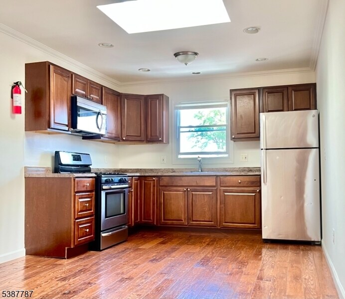 571 Bloomfield Ave in Montclair, NJ - Building Photo