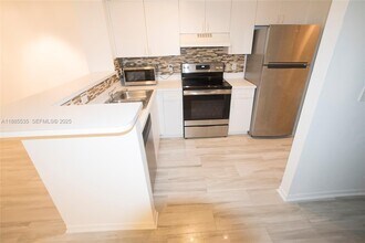 12130 St.Andrews Pl in Miramar, FL - Building Photo - Building Photo