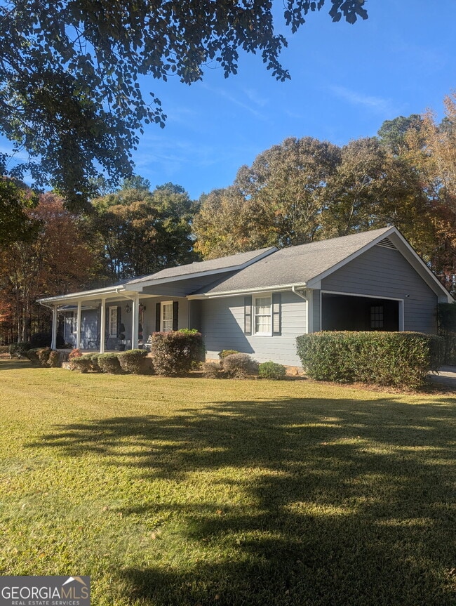 1084 Macedonia Rd in Newnan, GA - Building Photo - Building Photo